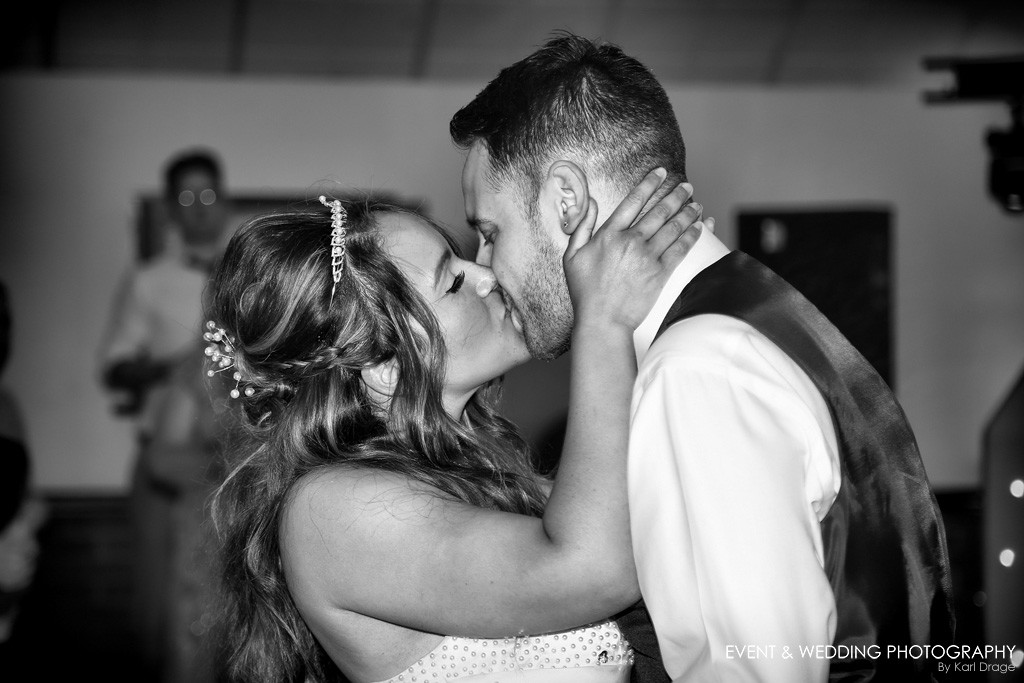 The First Dance as Husband & Wife - Karl Drage, Raunds wedding photographer.