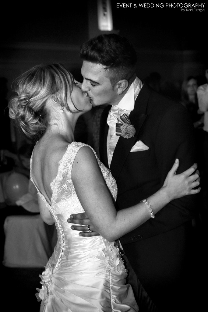 The first dance as husband and wife - by Kettering wedding photographer Karl Drage