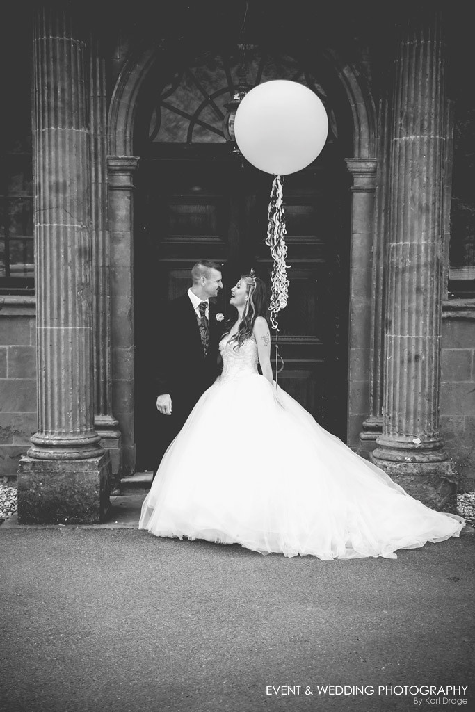 A big balloon makes a great wedding photo prop