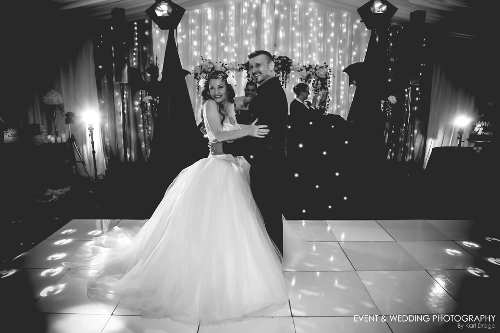 The first dance between husband and wife - by Northampton wedding photographer Karl Drage